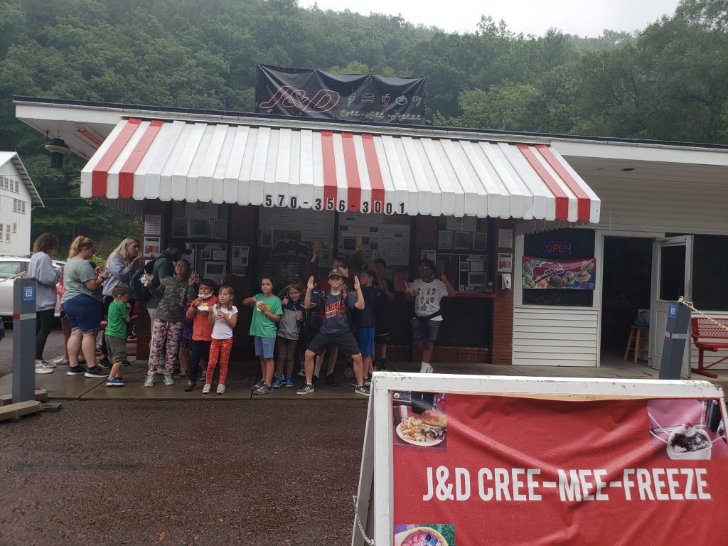 kids getting ice cream during summer camp at the Lewisburg Y