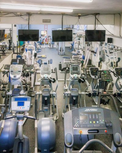 _K4A0228-Edit A bunch of treadmills in a workout room